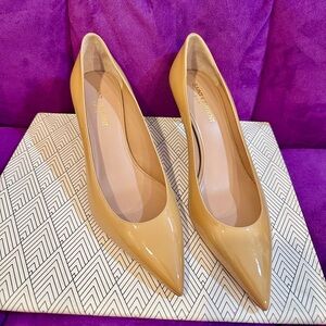 Saint Laurent Beige Patent Leather Heels. Size 37.5-7.5us